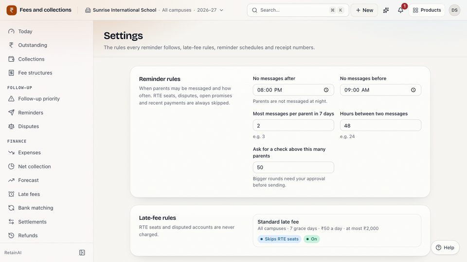 Screenshot from the made-up demo school: the Reminder rules settings with quiet hours and the weekly limit per parent